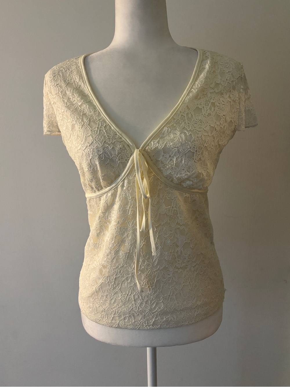 Guess Cream Lace V-Neck Tie-Front Top